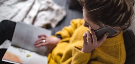 kaboompics_young-woman-talking-on-cell-phone