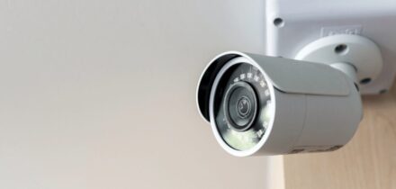 zorgmedewerker-steelt-morfinepleisters-en-mishandelt-een-client-reden-voor-ontslag-hanze-advocaat