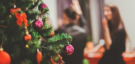 oei-kerstborrels-lopen-nog-al-eens-uit-de-hand-en-dan-cover