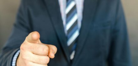 schijnzelfstandigheid-in-de-zorg-de-belastingdienst-gaat-nu-echt-handhaven-cover